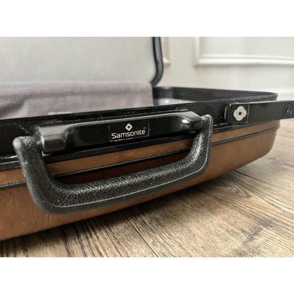 Vintage Samsonite SILHOUETTE 3-Suiter HARD Shell Suit Case 20 x 26 x 7 - Picture 3 of 6